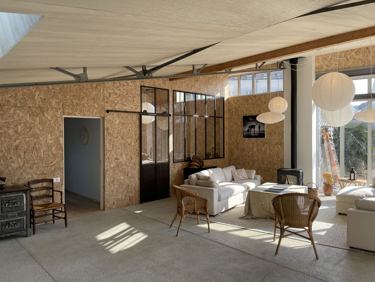 Loft Int 7.JPG