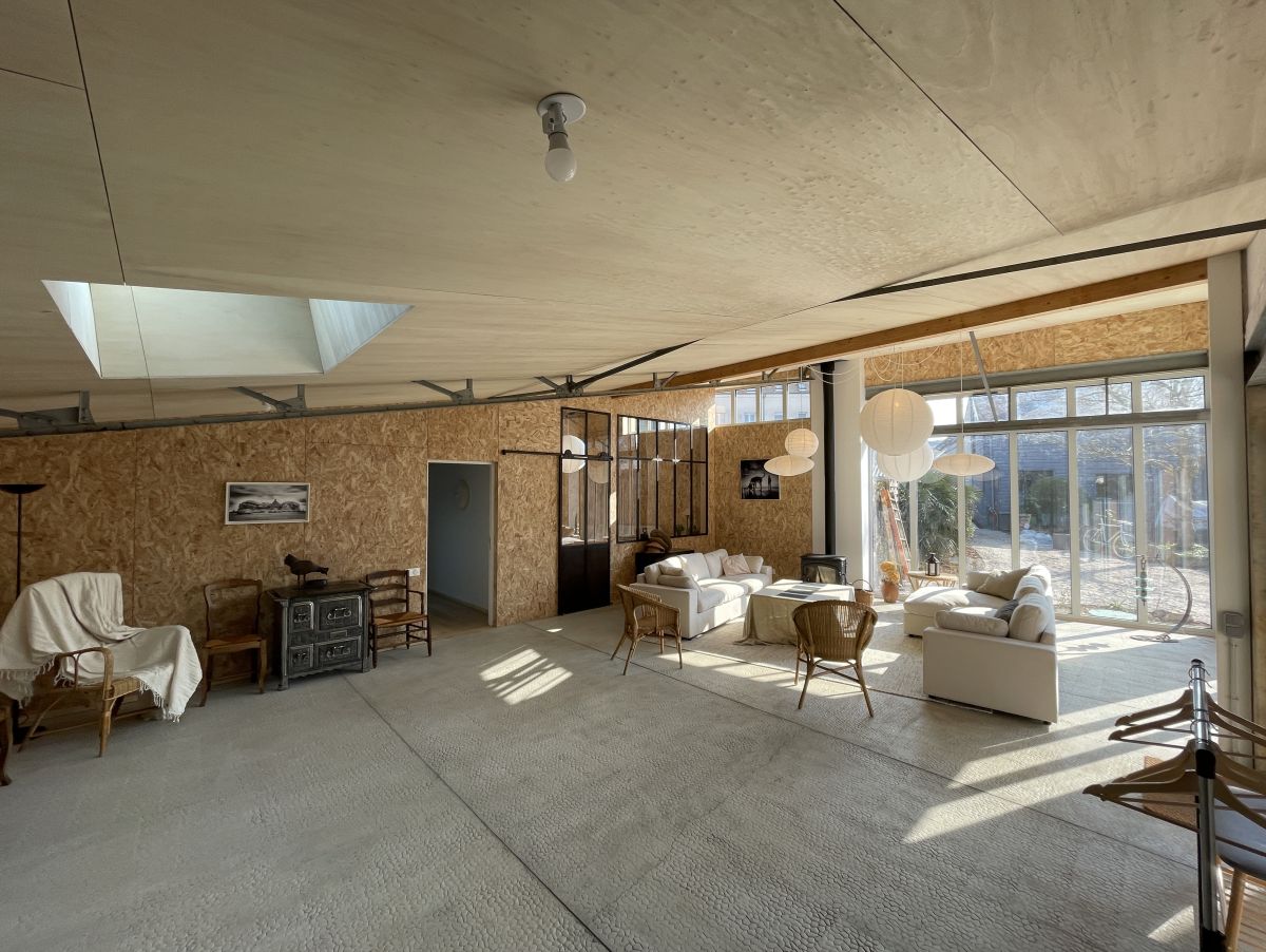 loft Int 1.JPG